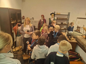 945ea903-0ad6-4cdf-bc2e-d614f433a297