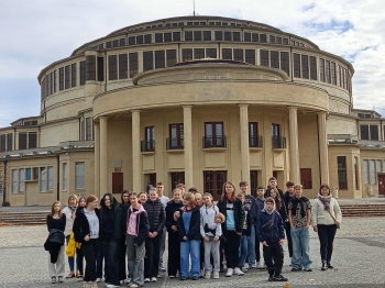 b1b2358c-374a-48da-b9e4-19318f446c8c