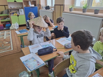 25d8cc4d-19ce-47d8-b190-5887ad5db755