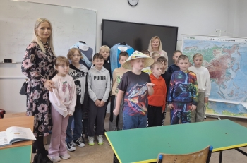 f0b5a509-ff0b-4e27-9e56-2c759403c0a9