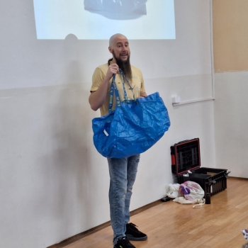 e9eb4eba-baeb-43c6-a1a3-fd48ddba87bc