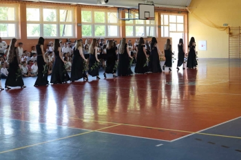 1Z (40)_Easy-Resize.com
