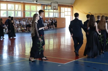 1Z (47)_Easy-Resize.com