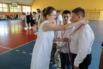 1Z (79)_Easy-Resize.com