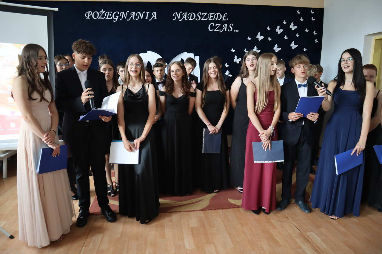 Pożegnania nadszedł czas… Ósmoklasiści wyruszają w świat...