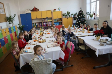 Świąteczny czas integracji – wigilia klasowa