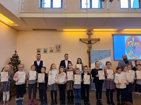 Sukces uczennic klasy 3b w konkursie plastycznym