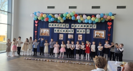 Dzień Babci i Dziadka w grupie Pszczółki