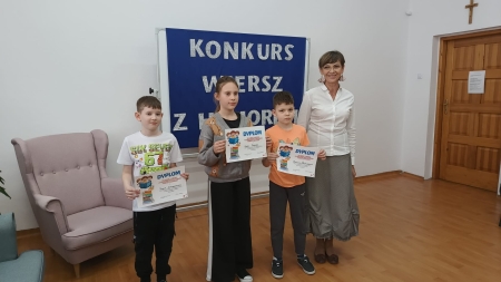 Szkolny konkurs recytatorski klas trzecich 