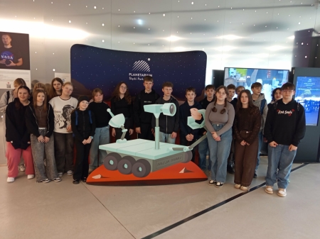 Wycieczka klasy VII do teatru i planetarium
