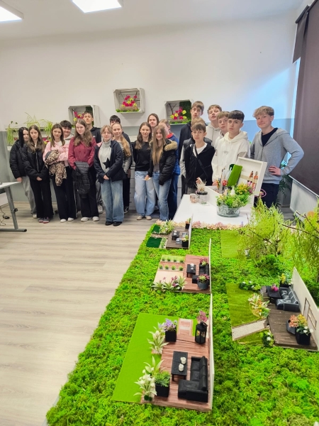 Ósmoklasiści na Dniu Otwartym w Zespole Szkół im. Szafera w Złotym Potoku