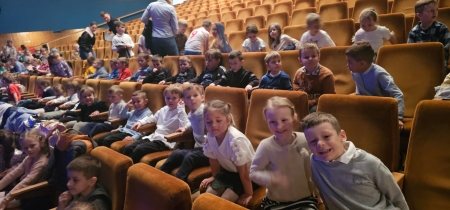 Wyjazd na spektakl teatralny ''Klik, klik i uśmiech znikł''