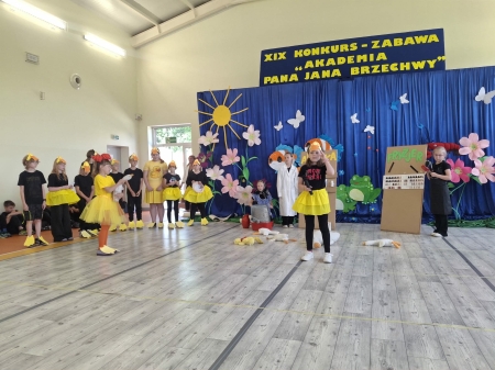 Klasy trzecie na Międzyszkolnym Konkursie „Akademia Pana Jana Brzechwy”